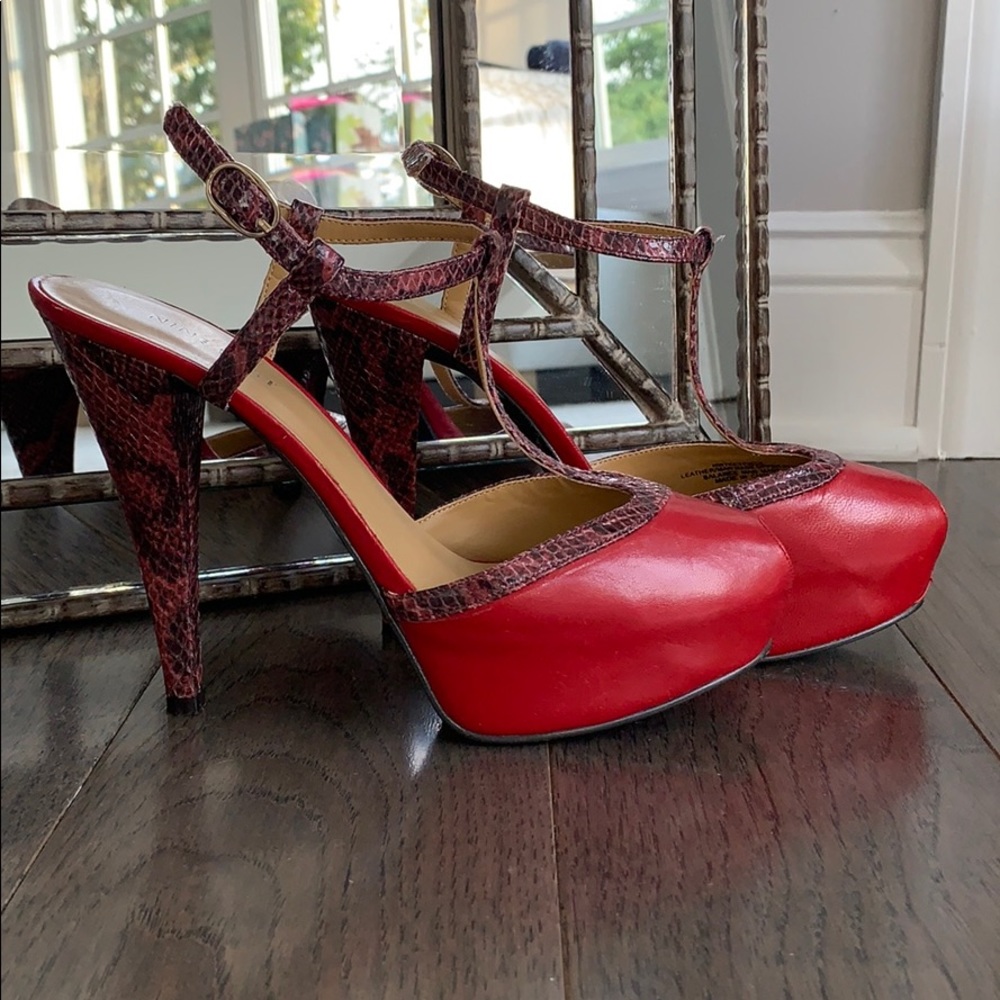 RED SNAKESKIN LEATHER PUMPS